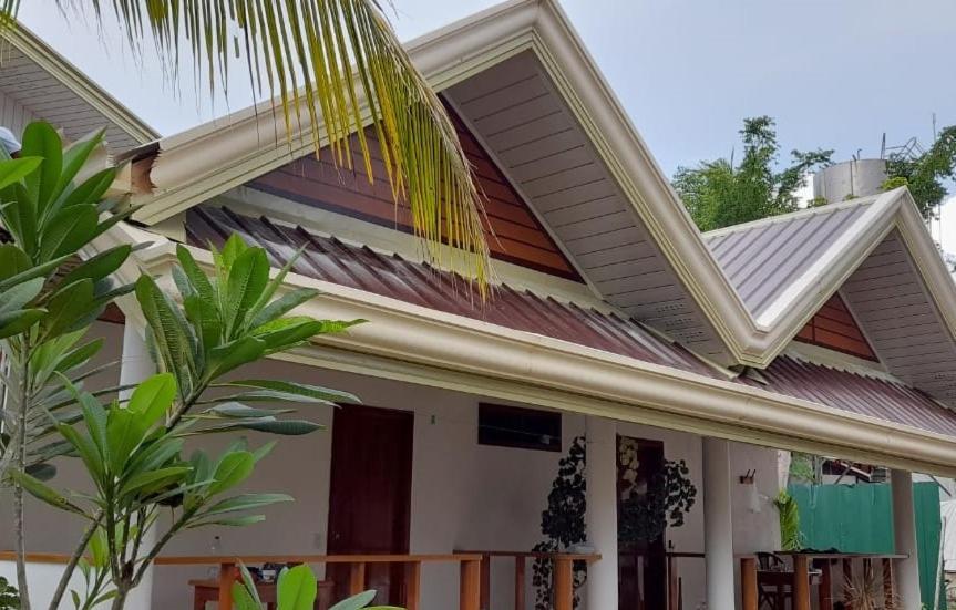 Quo Vadis Dive Resort Moalboal Exterior foto